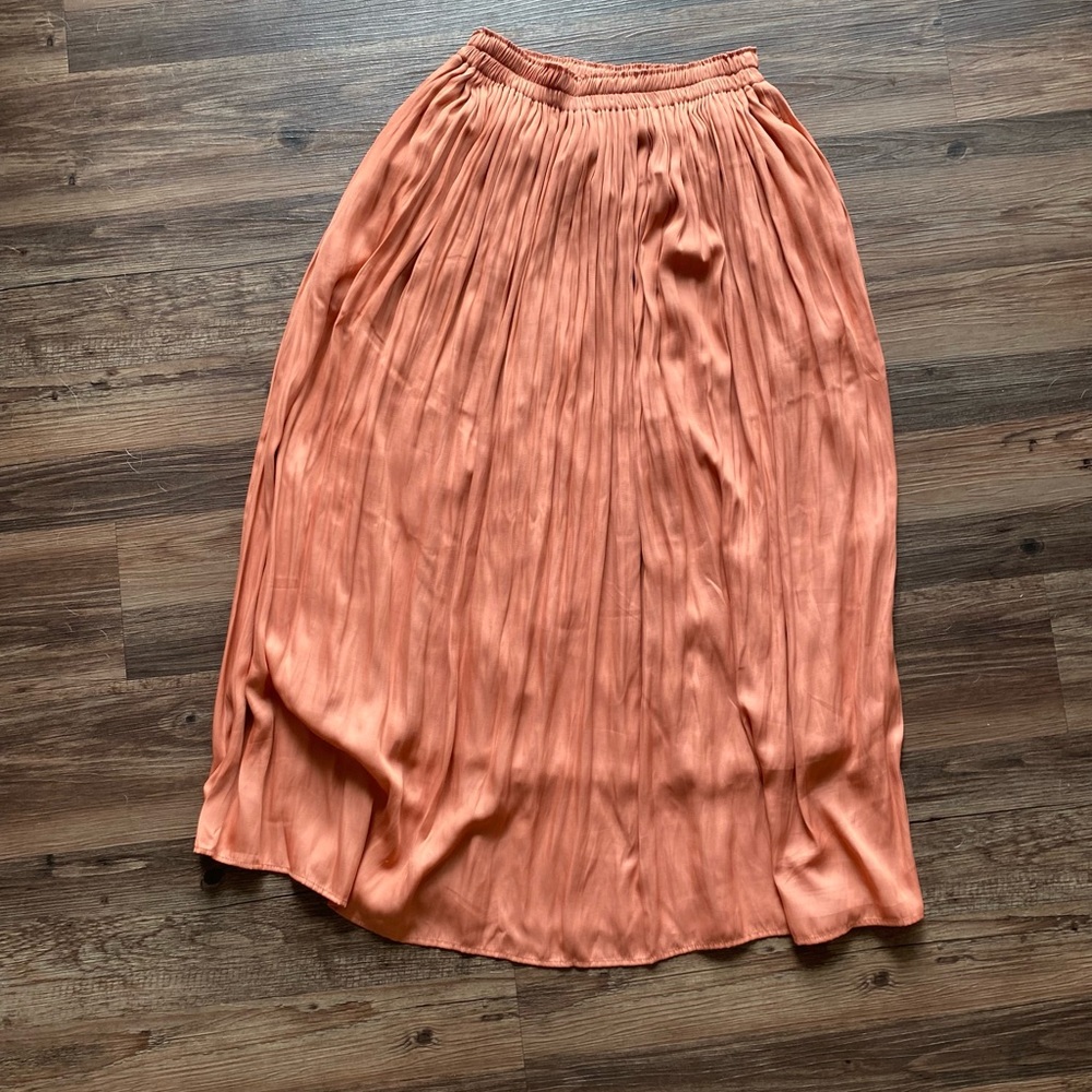 Peach pleated skirt